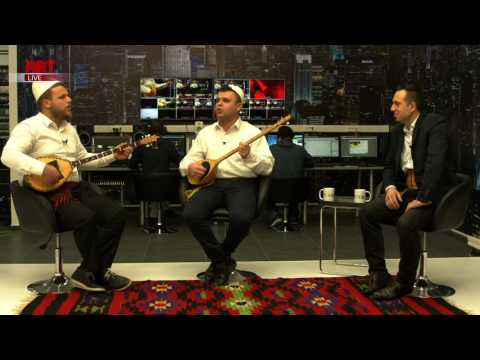 Vllezërit Xhemal e Besart Abdyrahmani këndojnë folklorike në Mëngjesi me Ne