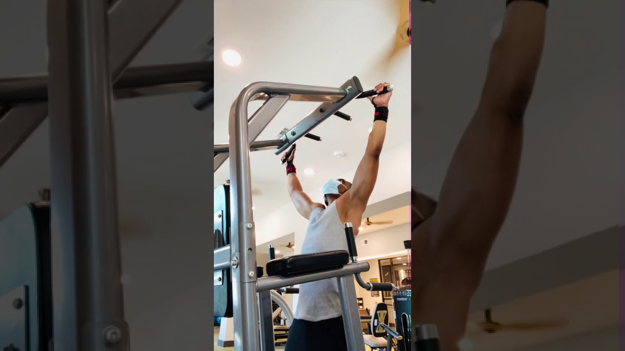 Define your shoulders with Pull-ups