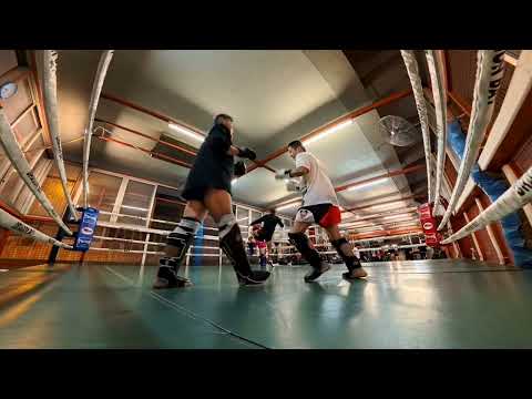 Muay Thai practice on Friday night #muaythaiheavybag #muaythaishadow#kickingtechniques#nakmuay