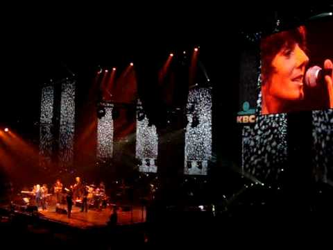 Sarah Bettens & Jan De Wilde: De aarde