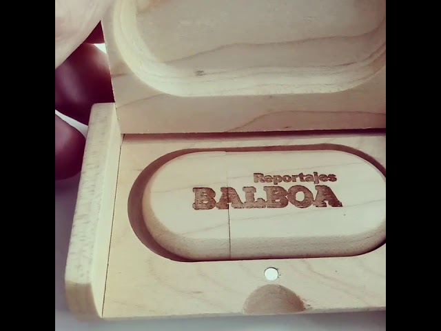 Vídeo relacionado con Genérico Caja de madera personalizada para regalar al novio el día de la boda | Grabado con nombre y fecha | Regalo romántico de boda para él | No incluye reloj | Frases a elegir