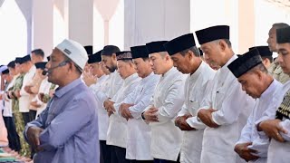  Presiden Prabowo Salat Id di Huntara Aceh Tamiang, Serahkan Ribuan Bantuan untuk Warga