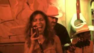 Alla en el rancho grande (con verso original de Liah Alonso)