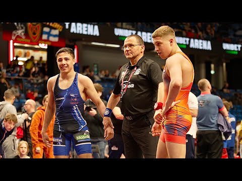 U17 Ilias Laaouina (NED) vs Kyliane Eddouh (FRA) 60kg. Greco-roman boys wrestling. B-cam-man.