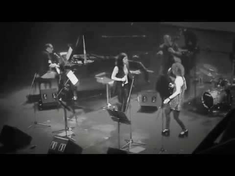 Maia Castro y Ana Prada en " El Zurcidor"