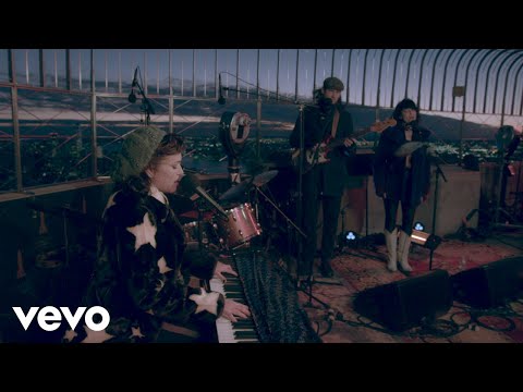 Norah Jones - You're Not Alone (Live At The Empire State Building)