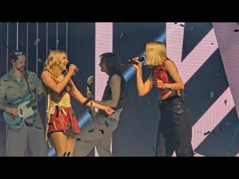 Astrid S & Dagny - So Pretty (Live at Oslo Spektrum, 29.03.2025)
