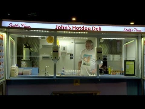 Copenhagen: A famous Danish late-night dish (Anthony Bourdain Parts Unknown)