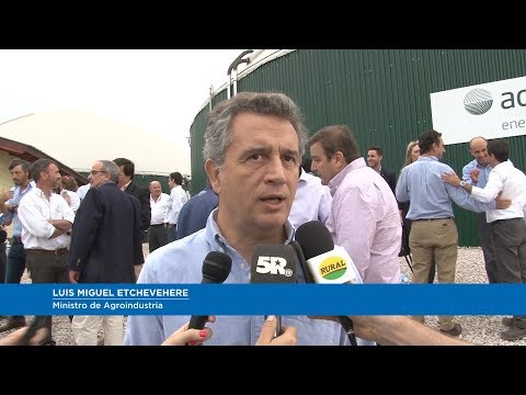 El Ministro de Agroindustria visitó un tambo en Santa Fe