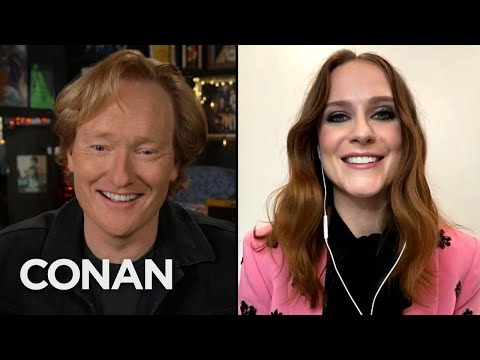 埃文-雷切爾-伍德建立了一個地下室卡拉OK休息室 - CONAN on TBS (Evan Rachel Wood Built A Basement Karaoke Lounge - CONAN on TBS)