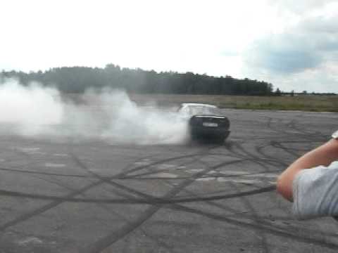 Bmw E36 Klubas Sprint3r makes smokes