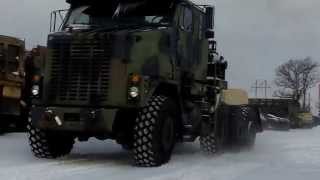 preview picture of video 'M1070 8x8 Oshkosh HET Military Tractor Truck'