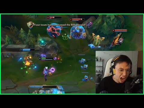 Caedrel Enjoying The ADC Experience