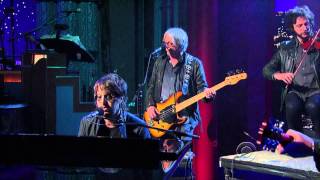 Joseph Arthur w/ Mike Mills and Peter Buck - Walk On The Wild Side David Letterman 04 03 2014