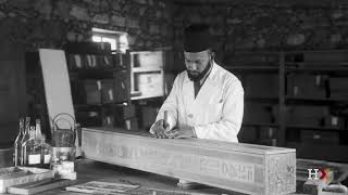 Egyptian workers in archaeology digs