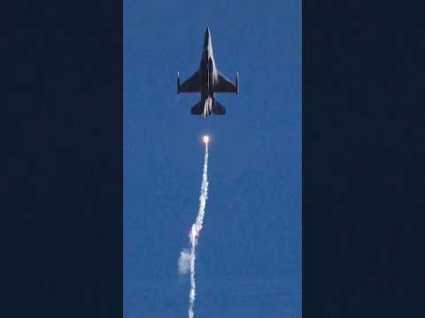 Polish F-16 Tiger Demo Team #reghunter #aviation #avgeek #f16