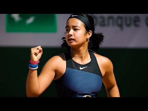 Alex Eala Running At Full Speed / Breaking News