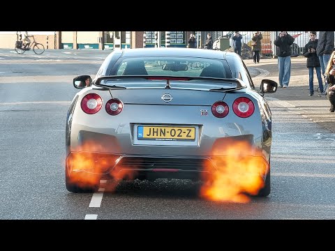 Sportscars Accelerating LOUD!