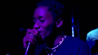 Kid ngabirano kuncuro yambere kuri stage  abana bahatswe kuraba