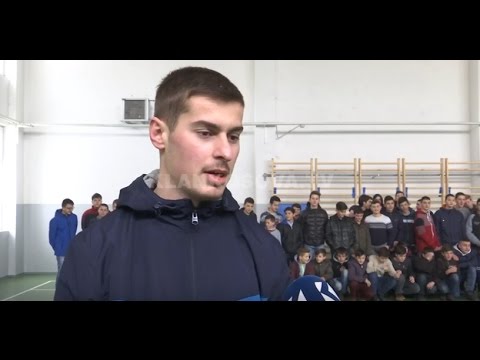 Fëmijët nga Fushë Kosova thyejnë rekordin Guinness - 30.01.2017 - Klan Kosova