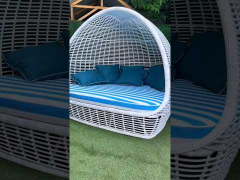 Ліжко для басейну Лілея. Шезлонг Бунгало з штучного ротангу Уланд. Фабрика Українські Конструкції