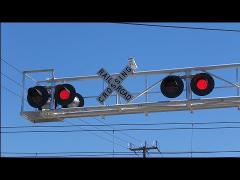 New Bell Sequence - Meadowview Rd. Railroad Crossing (Sacramento CA) Both Angles)