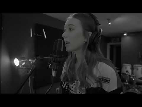 'Imagine' Cover Single by Niamh Noade