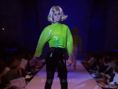 26b. RARE Thierry Mugler Spring-Summer 1991 (1) with Nikki Taylor and Imán Bowie