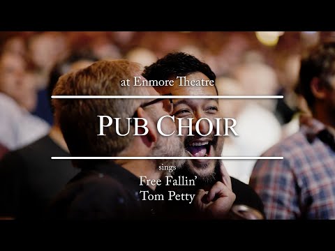 Incredible Pub Choir audience sings Free Fallin' (Tom Petty)