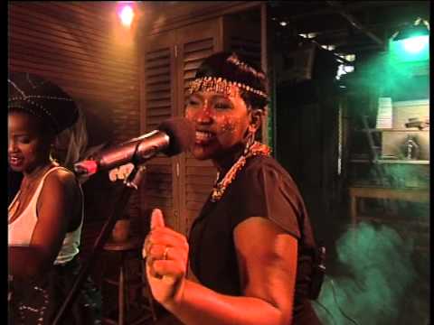 Thulie sings 'Eduze Kwam' live! (27 April 2015)