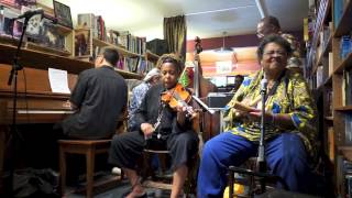 Bright Moments - Avotcja with Friends at Bird 'n Beckett, 04.11.15