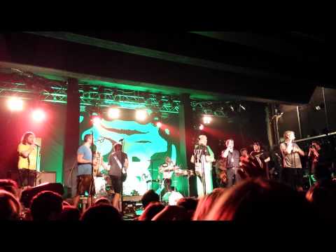 LaBrassBanda feat. Captain Sensible in Hamburg - Smash it up