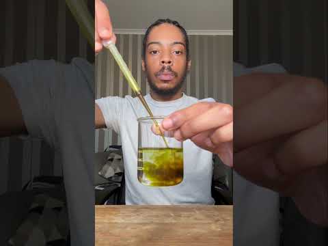 Testing the pH of different drinks 🥤 #chemistry #experiment #science