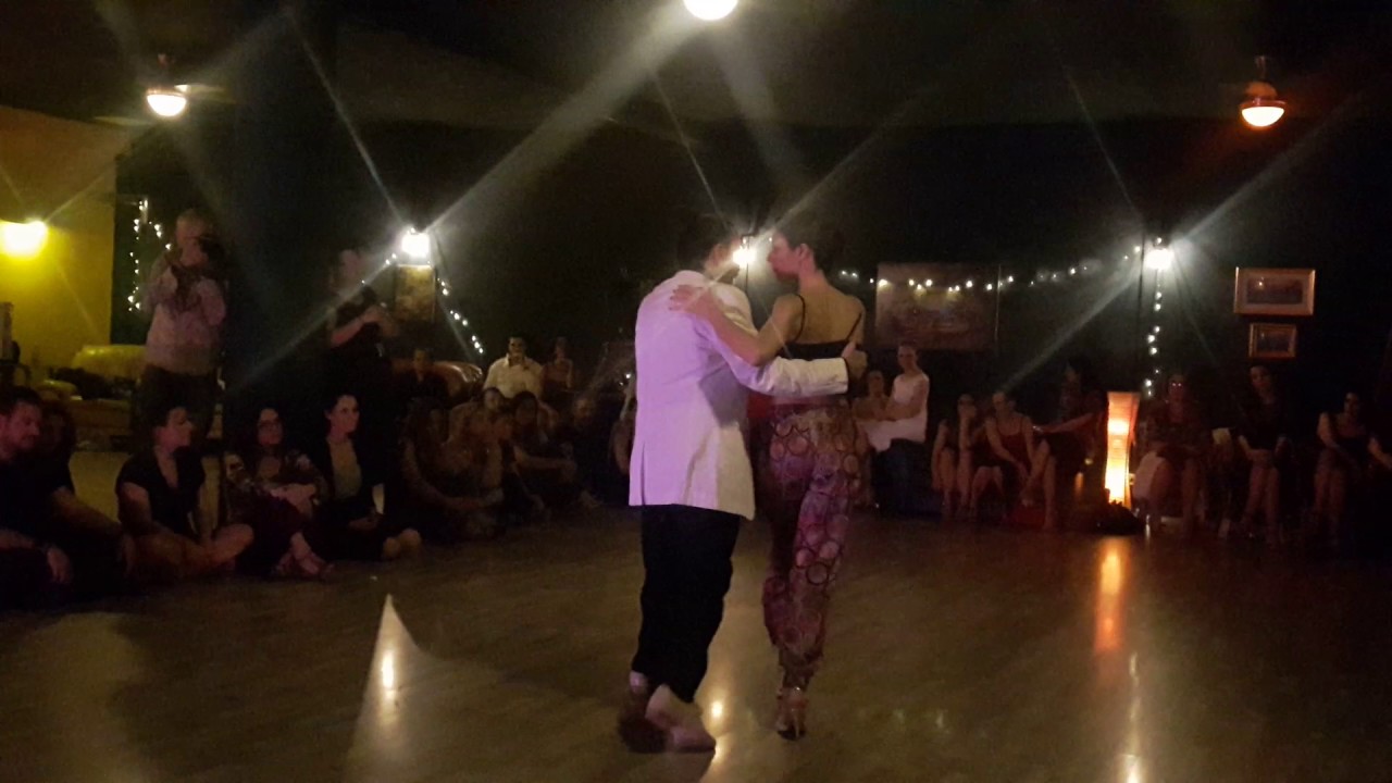 Esibizione di Peppe Sagliapign Di Gennaro ed Adelma Rago in Malandraca Color Tango al Tango Bar