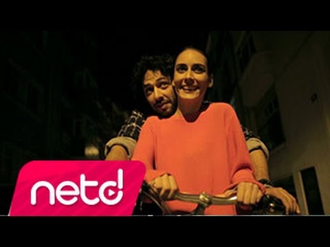 Melisa Sözen & Mert Fırat - Aç Kapıyı Gir İçeri