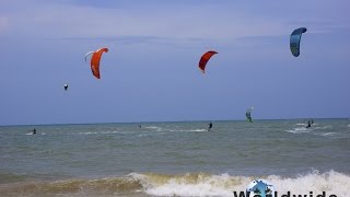 preview picture of video 'Kitesurfing in Cumbuco'