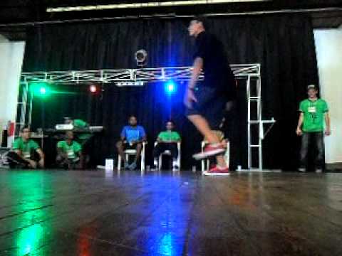 4° movimento hip hop bauru Bboy   kustela vs amendoim