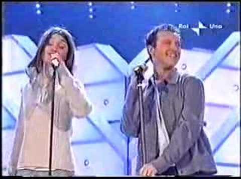 Francesco Boccia canta Turuturu Sanremo 2001