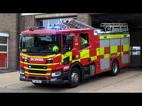 Leicester Western Fire Engine Turning Out with TWO TONES and BULLHORN!