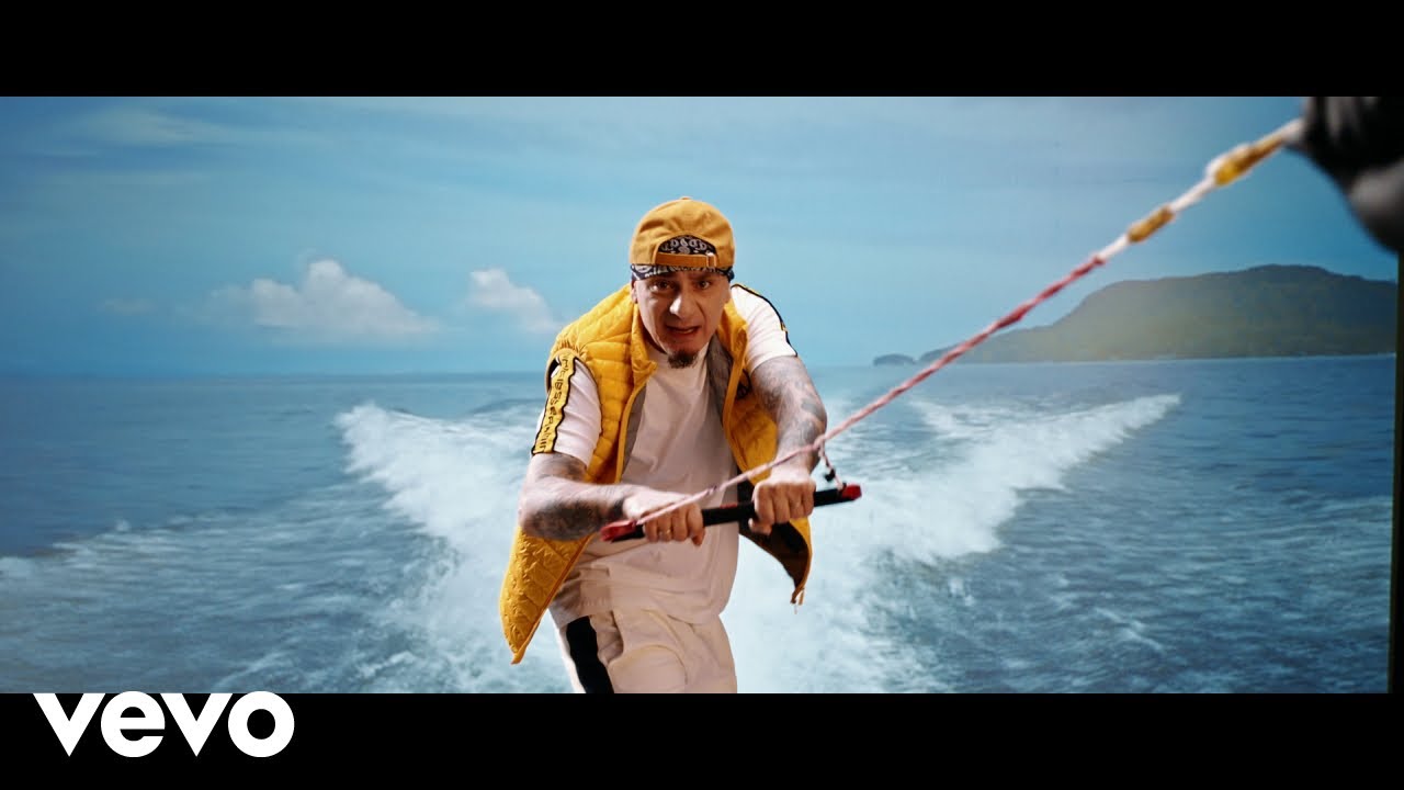 J-AX выпустил новый клип