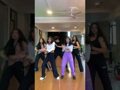 SUA AMIGA DEU - MC LEVIN tiktok / reel dance by MIXDUP | INDIA 🇮🇳 #shorts