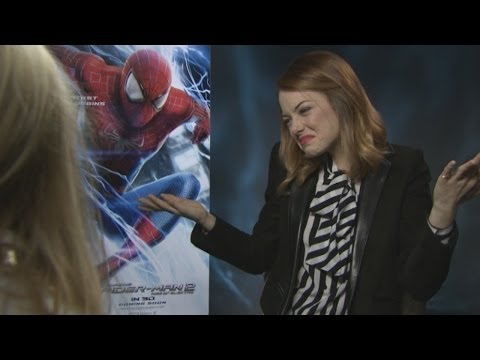 エマ・ストーン スパイダーマン2 インタビュー。"スイングが大好き" (Emma Stone Spider-Man 2 Interview: "I love to swing")
