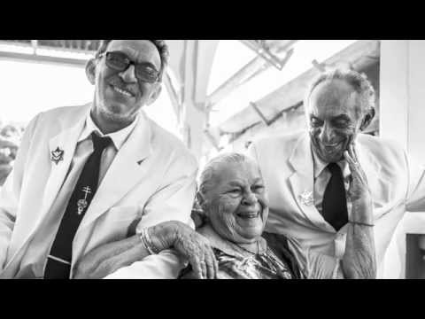 Livro fotográfico "Eu Vivo na Floresta - Madrinha Rita - 90 anos"