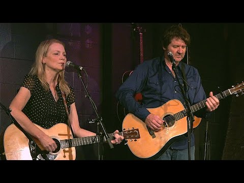 Kelly Willis & Bruce Robison - If I Had A Rose - Live at McCabe's