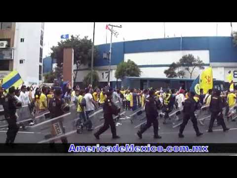 "Ya llego la banda - Ritual del Kaoz en el Estadio Azul" Barra: Ritual Del Kaoz • Club: América