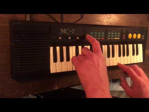 8 bit squarewave chitpune toy synth mc-7