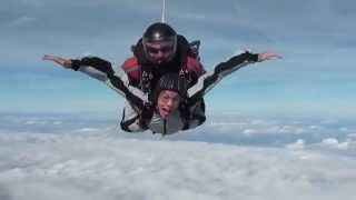preview picture of video 'Cristian Rotundu - Sky Dive 2014'