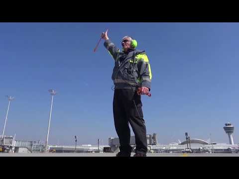 AIR BERLIN AB2932  - Push-back and Engine Start - Munich EDDM