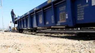 preview picture of video 'UP Switcher In Tucson Rail Yard Switching Cars.'