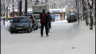 preview picture of video 'Электровел буксирует лыжника. E-bike towing skier'